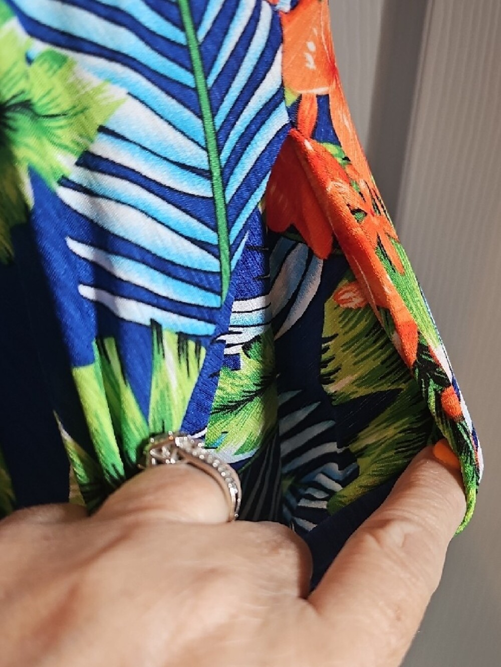 NWOT Navy Blue Tropical Floral Wrap Midi Dress - Picture 4 of 5